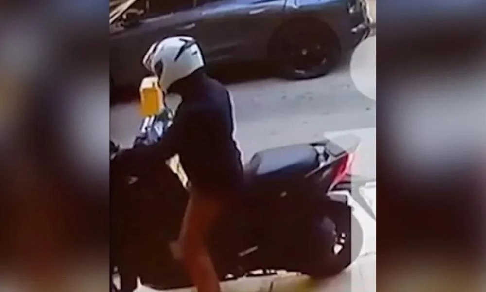 Ψυχικό: Οι στιγμές πριν τη μοιραία δολοφονία - Ο δράστης με βιαστικές και νευρικές κινήσεις στήνει καρτέρι στο θύμα (βίντεο)